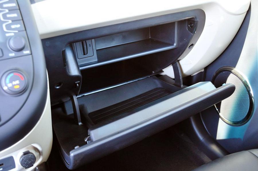 Kia Soul 2012 года  (фото 35 из 73)